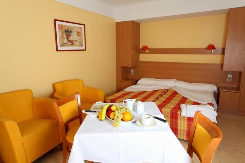 Residence L'Oliveraie Menton Quarto foto