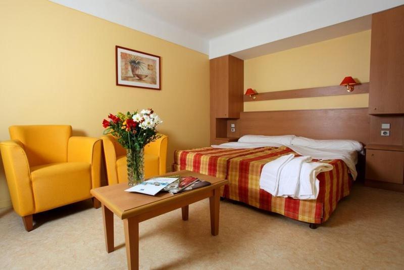 Residence L'Oliveraie Menton Quarto foto